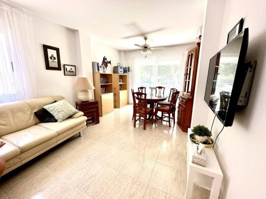 Three Bedroom Apartment, Prime Javea Location Luaran gambar